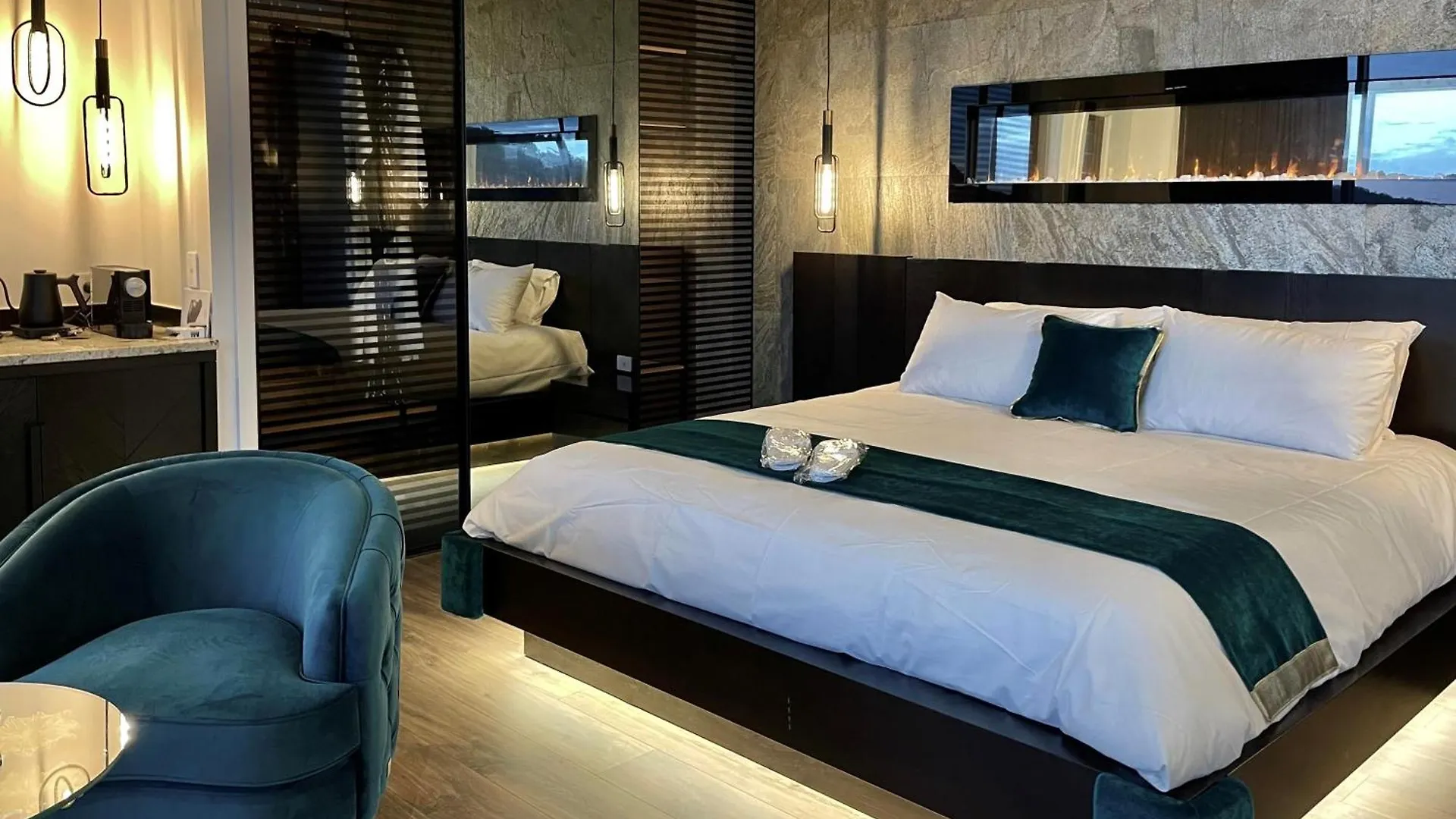 On Eagle Wings Mountain Retreat & Spa Neranwood فيلة