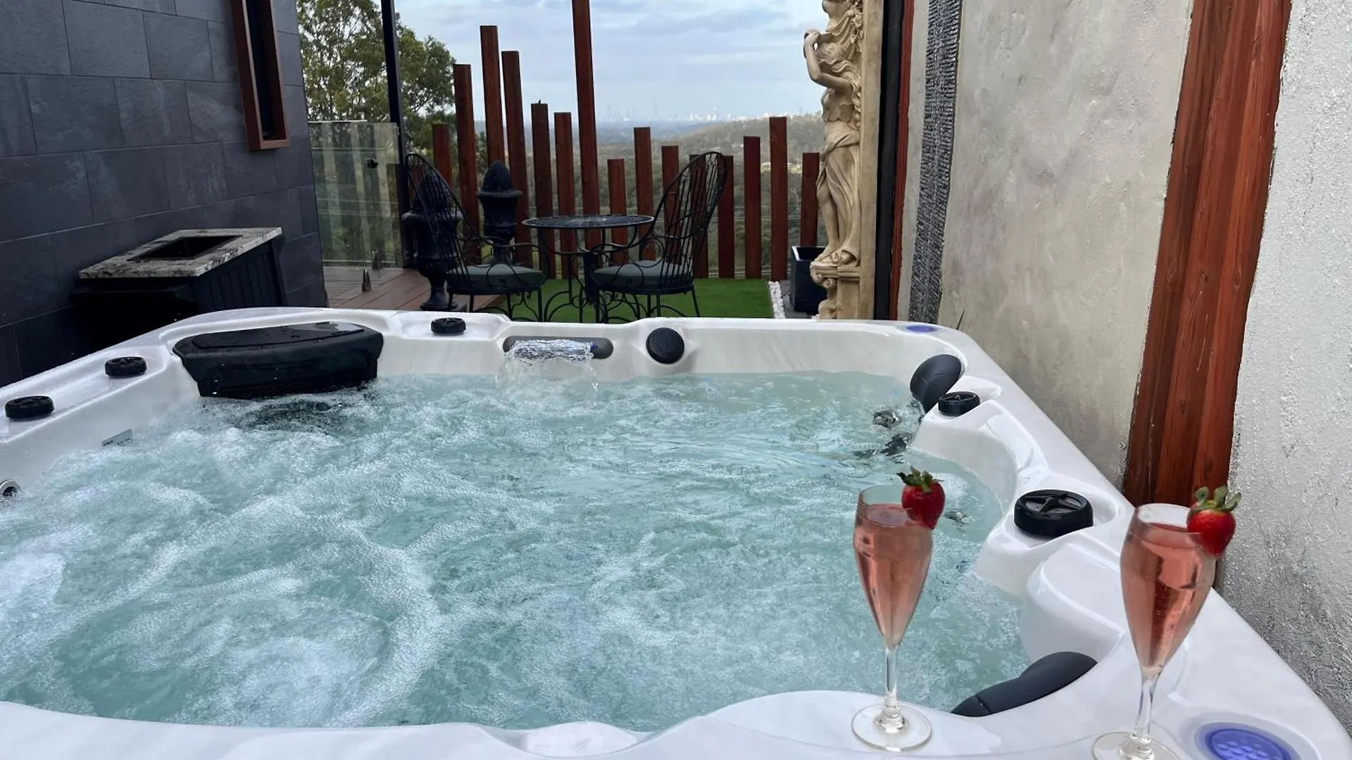 On Eagle Wings Mountain Retreat & Spa Neranwood